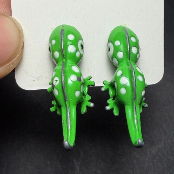 Green & White Lizard/Gecko Stud Earrings - Picture 7 of 10